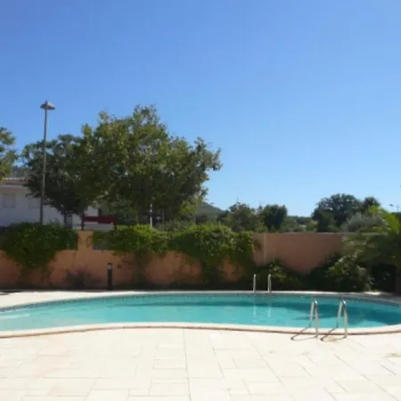 Cyr Sur Apartment *